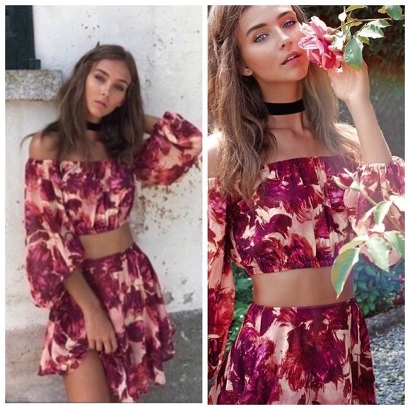 For love & lemons red orange yellow wild rose floral off the shoulders crop top - Picture 3 of 10